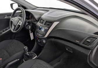 Подержанный автомобиль Hyundai Solaris Sedan 2015 года (13 фото)