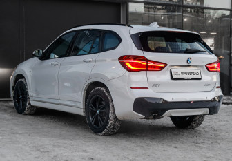 Подержанный автомобиль BMW X1 2018 года (7 фото)