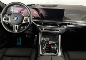 Подержанный автомобиль BMW X6 M 2024 года (11 фото)