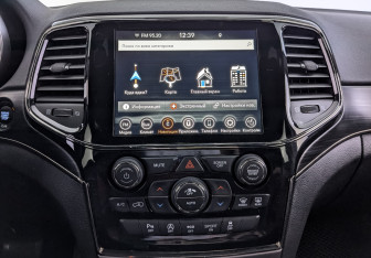 Подержанный автомобиль Jeep Grand Cherokee 2021 года (17 фото)