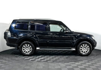 Подержанный автомобиль Mitsubishi Pajero 2008 года (4 фото)