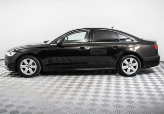 Подержанный автомобиль Audi A6 Sedan 2015 года (8 фото)