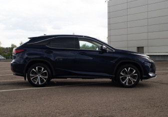 Подержанный автомобиль Lexus RX 2020 года (4 фото)