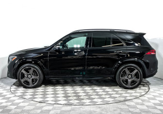 Подержанный автомобиль Mercedes-Benz GLE 2023 года (9 фото)