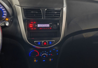 Подержанный автомобиль Hyundai Solaris Sedan 2012 года (12 фото)