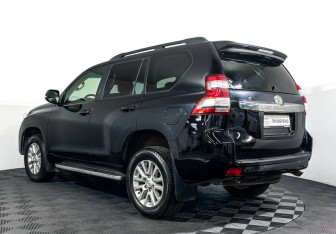 Подержанный автомобиль Toyota Land Cruiser Prado 2015 года (7 фото)
