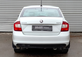 Подержанный автомобиль Skoda Rapid Liftback 2019 года (6 фото)