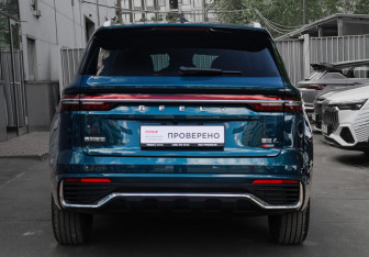 Подержанный автомобиль Geely Monjaro 2023 года (5 фото)
