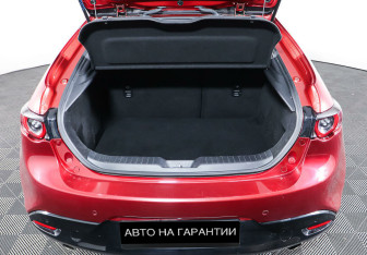 Подержанный автомобиль Mazda 3 Hatchback 2019 года (18 фото)