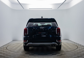 Подержанный автомобиль Hyundai Palisade 2022 года (4 фото)