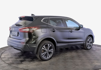 Подержанный автомобиль Nissan Qashqai 2022 года (5 фото)