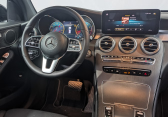 Подержанный автомобиль Mercedes-Benz GLC Coupe 2021 года (28 фото)