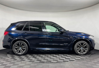 Подержанный автомобиль BMW X5 2018 года (6 фото)