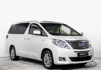 Подержанный автомобиль Toyota Alphard 2013 года (2 фото)