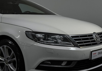 Подержанный автомобиль Volkswagen Passat CC 2012 года (18 фото)