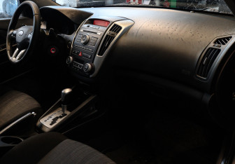 Подержанный автомобиль Kia Ceed Hatchback 2011 года (7 фото)