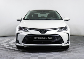 Подержанный автомобиль Toyota Corolla Sedan 2019 года (2 фото)