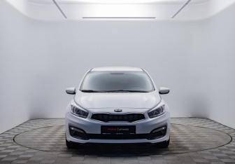 Подержанный автомобиль Kia Ceed Hatchback 2018 года (2 фото)