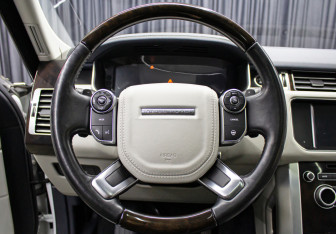 Подержанный автомобиль Land Rover Range Rover 2016 года (17 фото)
