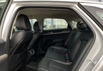 Подержанный автомобиль Kia K5 2021 года (27 фото)