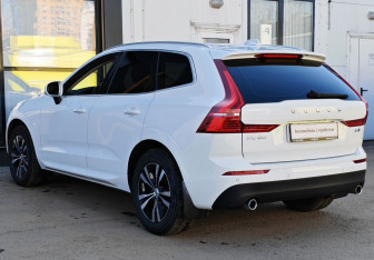 Подержанный автомобиль Volvo XC60 2020 года (7 фото)