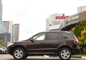 Подержанный автомобиль Hyundai Santa Fe 2011 года (6 фото)