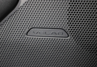 Подержанный автомобиль Land Rover Range Rover Velar 2018 года (44 фото)