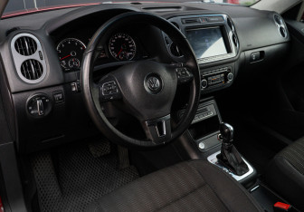 Подержанный автомобиль Volkswagen Tiguan 2013 года (12 фото)