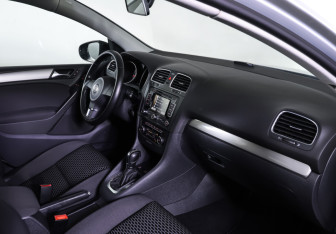 Подержанный автомобиль Volkswagen Golf Hatchback 2011 года (10 фото)