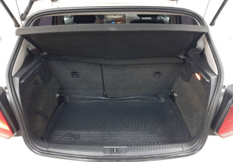 Подержанный автомобиль Volkswagen Polo Hatchback 2010 года (14 фото)