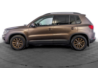 Подержанный автомобиль Volkswagen Tiguan 2016 года (8 фото)