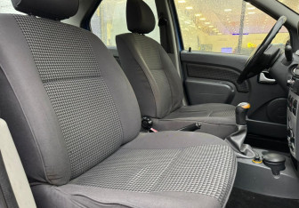 Подержанный автомобиль Renault Logan Sedan 2009 года (10 фото)