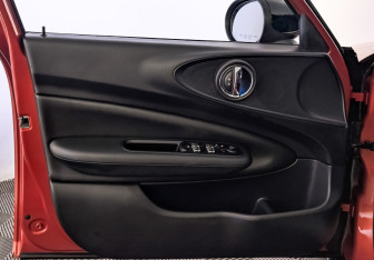 Подержанный автомобиль MINI Clubman Wagon 2020 года (19 фото)