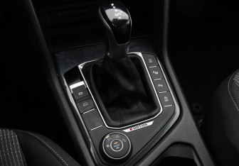 Подержанный автомобиль Volkswagen Tiguan 2021 года (14 фото)