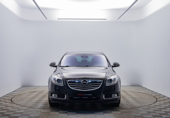 Подержанный автомобиль Opel Insignia Sedan 2013 года (2 фото)