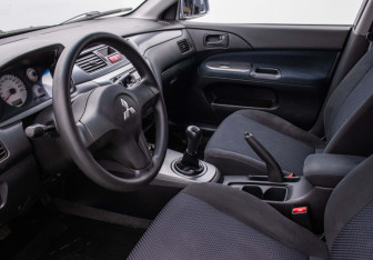 Подержанный автомобиль Mitsubishi Lancer Sedan 2007 года (10 фото)