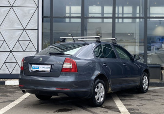 Подержанный автомобиль Skoda Octavia Liftback 2010 года (5 фото)