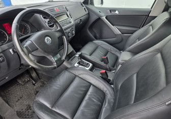 Подержанный автомобиль Volkswagen Tiguan 2009 года (9 фото)