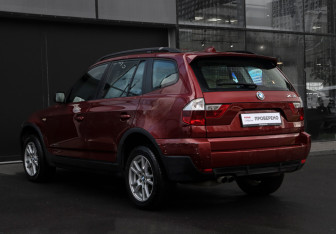 Подержанный автомобиль BMW X3 2008 года (7 фото)
