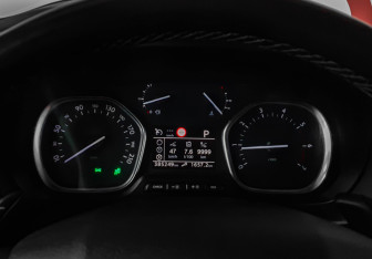 Подержанный автомобиль Peugeot Traveller 2018 года (13 фото)