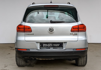 Подержанный автомобиль Volkswagen Tiguan 2016 года (6 фото)
