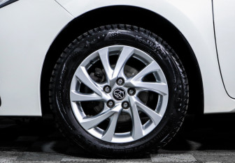 Подержанный автомобиль Toyota Corolla Sedan 2016 года (15 фото)