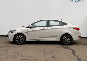 Подержанный автомобиль Hyundai Solaris Sedan 2015 года (8 фото)