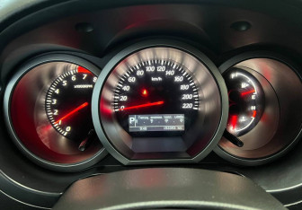 Подержанный автомобиль Suzuki Grand Vitara 2013 года (11 фото)