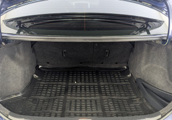 Подержанный автомобиль Toyota Corolla Sedan 2012 года (10 фото)