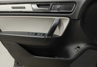 Подержанный автомобиль Volkswagen Touareg 2018 года (15 фото)