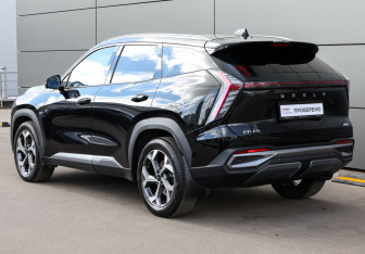 Подержанный автомобиль Geely Atlas 2024 года (7 фото)