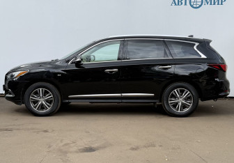 Подержанный автомобиль Infiniti QX60 2019 года (8 фото)