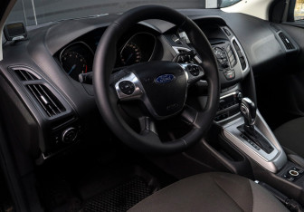 Подержанный автомобиль Ford Focus Hatchback 2012 года (14 фото)
