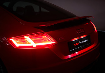 Подержанный автомобиль Audi TT Coupe 2015 года (32 фото)